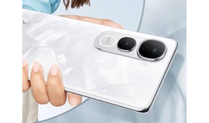 The low-cost vivo Y400 Pro 5G gets a 120-Hertz AMOLED screen and a Sony camera vivo-y400-pro-5g-